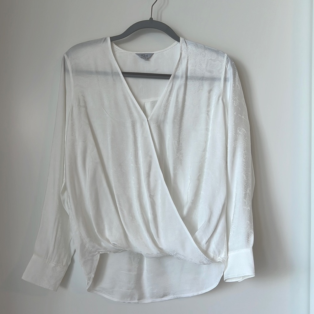 Like new,worn once,very in style Rails blouse, perfect for Spring with anything!